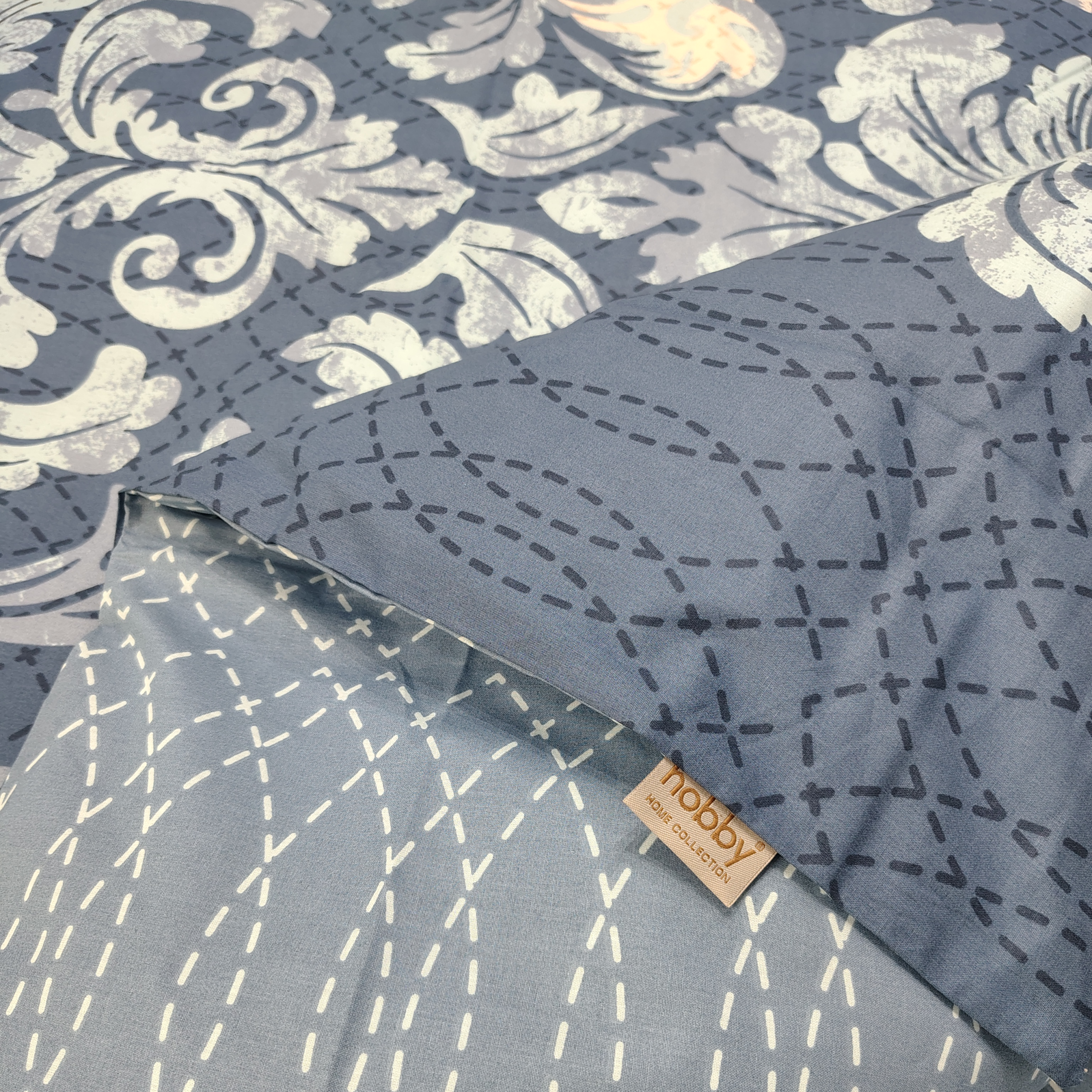 lenjerie de pat bumbac poplin albastra cu prnamente (4) lenjerie de pat bumbac poplin albastra cu prnamente