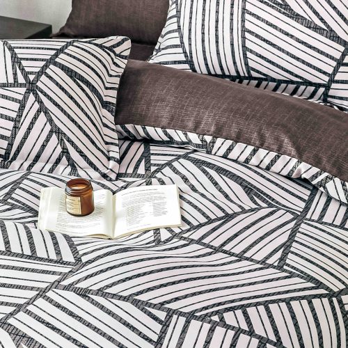 lenjerie finet alb maro cu forme geometrice si dungi pat single sau dublu