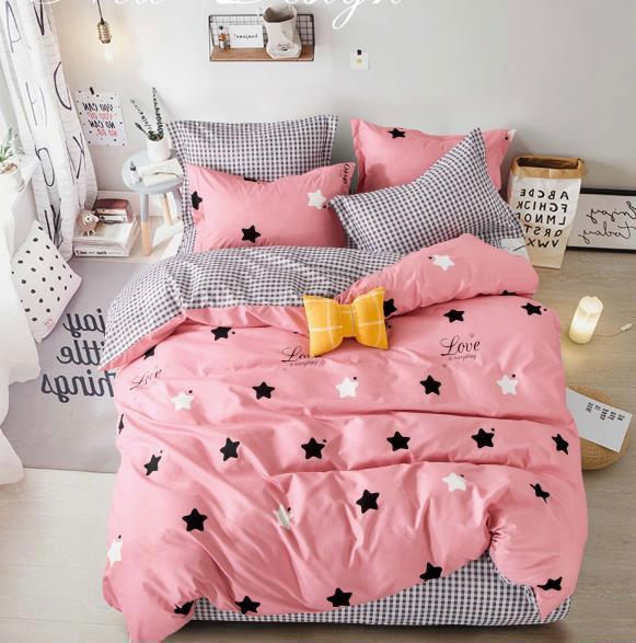 Lenjerie de pat roz cu stelute negre