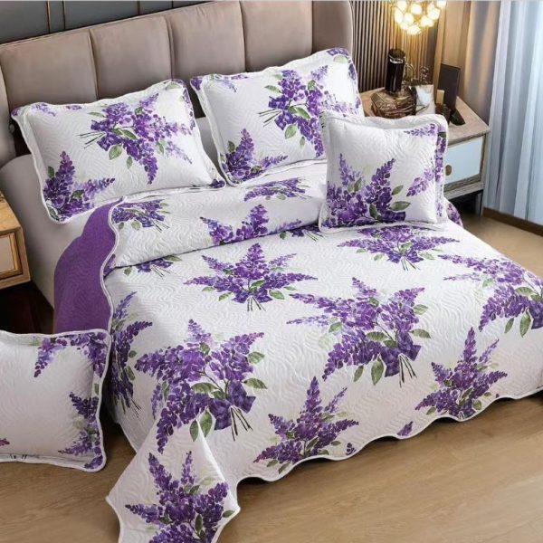 cuvertura alb violet cu flori de lavanda