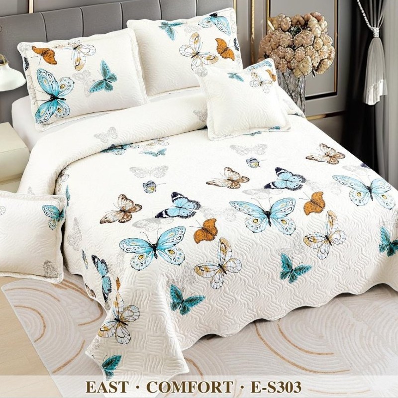 cuvertura crem cu fluturi turcoaz cuvertura crem cu fluturi turcoaz