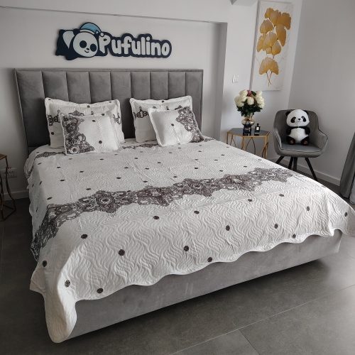 cuvertura de pat alba cu ornamente gri (2)