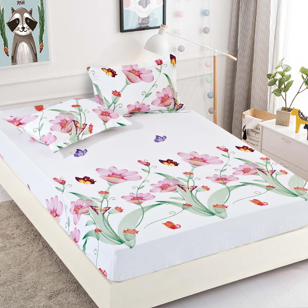 husa de pat alba cu flori colorate