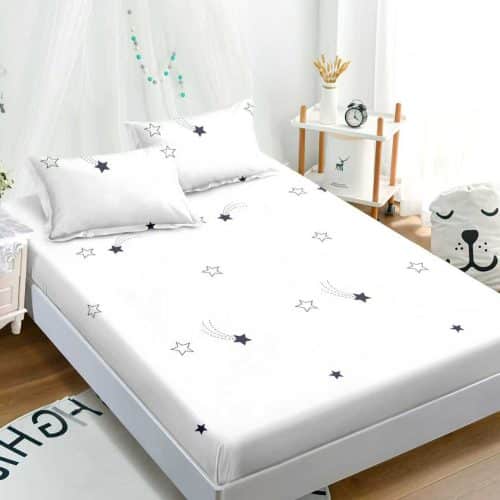 husa de pat finet alba cu stelute mici