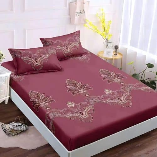 husa finet grena cu ornamente