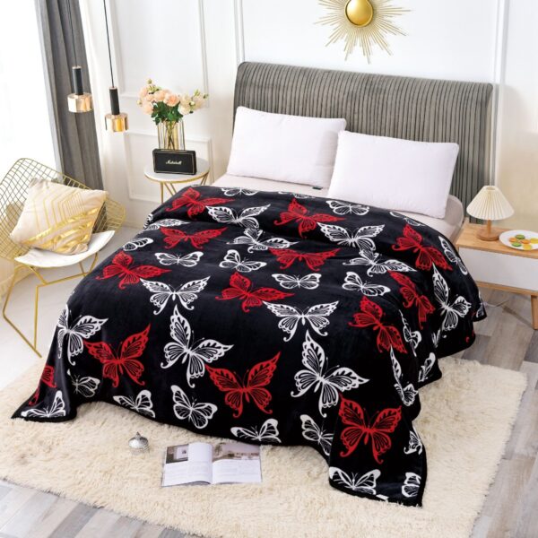 patura neagra cu fluturi
