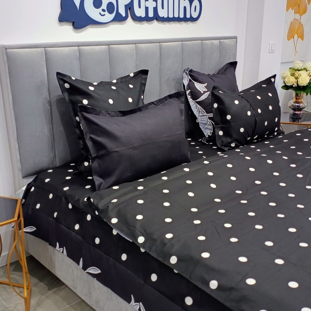 lenjerie de pat material finet neagra cu buline si frunze lenjerie de pat material finet neagra cu buline si frunze