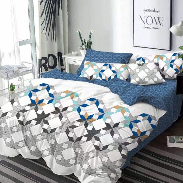 lenjerie alba cu forme geometrice multicolore