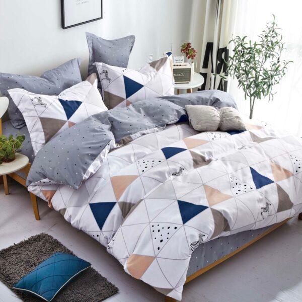 lenjerie gri cu forme geometrice