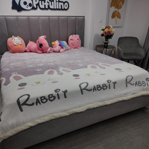 patura cu blanita roz cu iepurasi