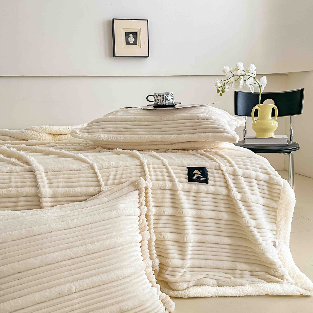 patura premium de iepure cu blanita -crem (alb ivory) patura premium de iepure cu blanita -crem (alb ivory)