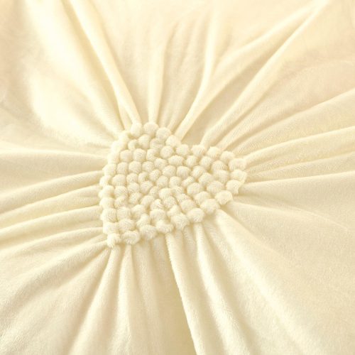 lenjerie pufoasa din catifea crem-broderie