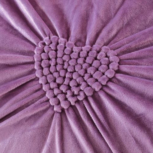 lenjerie pufoasa din catifea mov-broderie