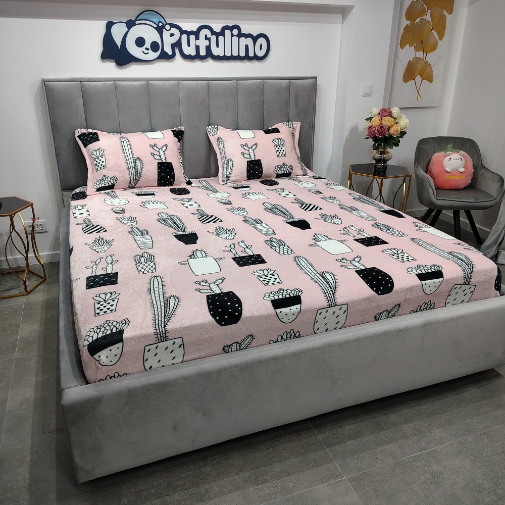 husa de pat cocolino roz cu cactus (1) husa de pat cocolino roz cu cactus