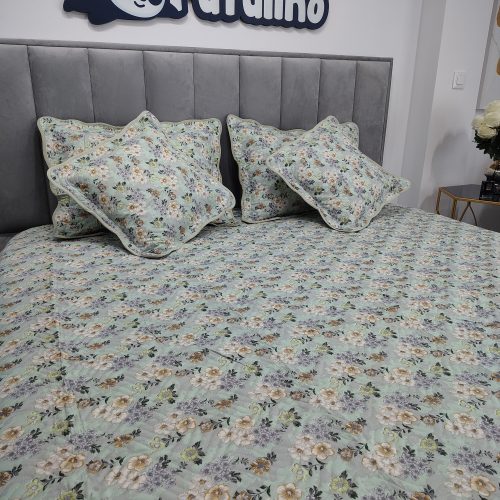 cuvertura de pat cu floricele