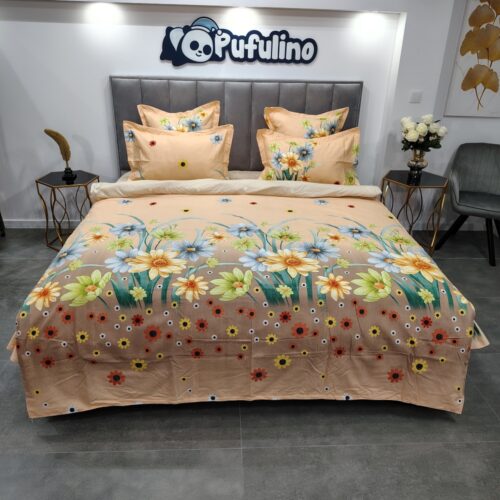 lenjerie de pat material finet bej cu flori multicolore