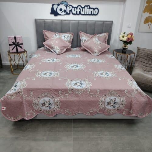 cuvertura de pat roz cu ornamente