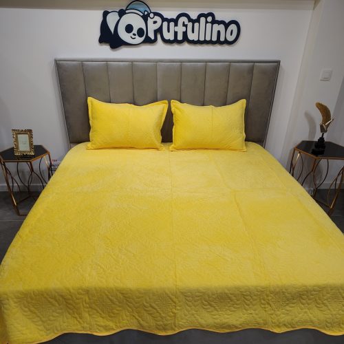 Cuvertura material catifelat galben pui