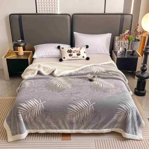 patura cu blanita gri cu frunze