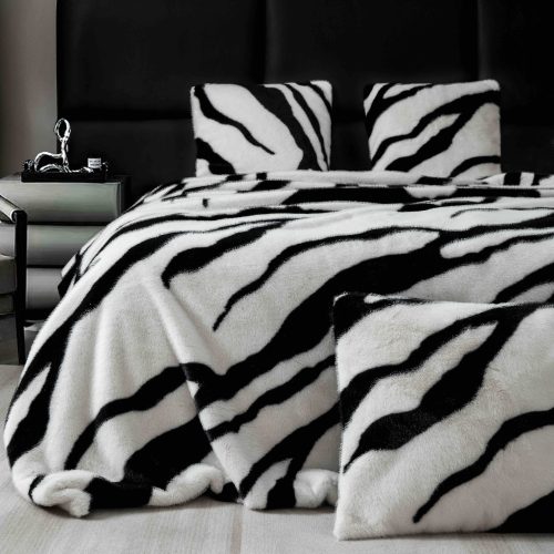 Patura cu blana de nurca zebra