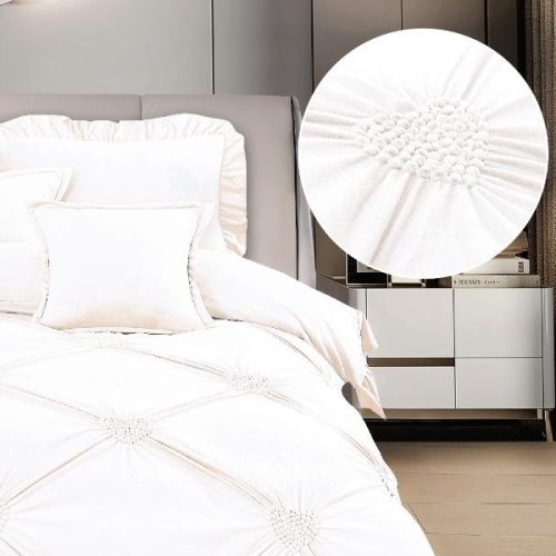 Lenjerie de pat cu pliuri si inimioare East Comfort Alb aproape