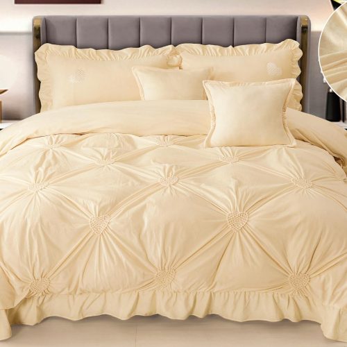 Lenjerie de pat cu pliuri si inimioare East Comfort Crem