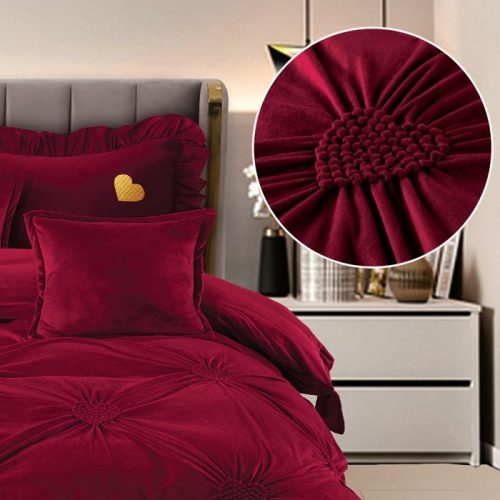 Lenjerie de pat cu pliuri si inimioare East Comfort Grena de aproape