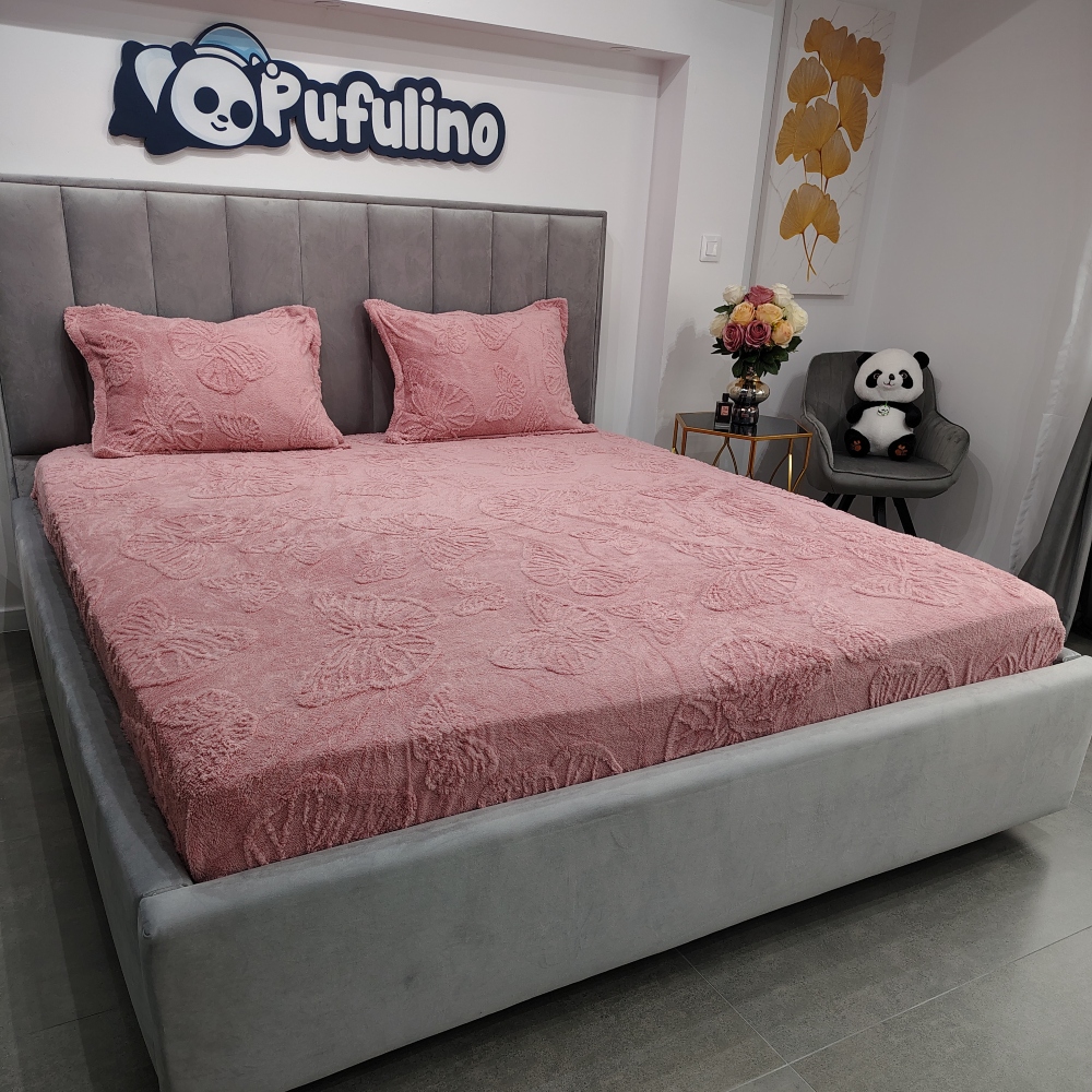 husa de pat cocolino model fluturasi roz (1) husa de pat cocolino model fluturasi roz