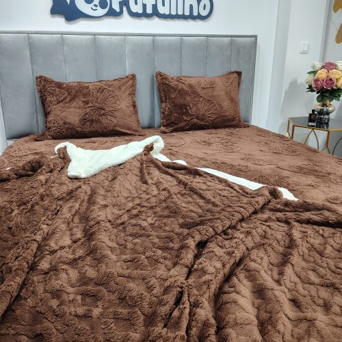 pachet husa de pat cocolino si patura cu blanita maro