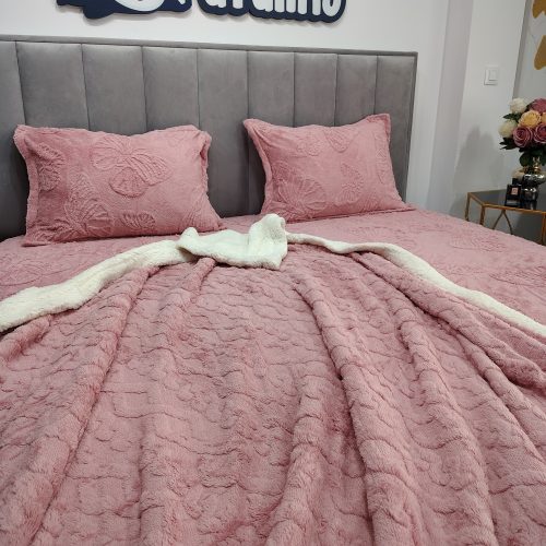 pachet primotional husa de pat si patura cu blanita roz