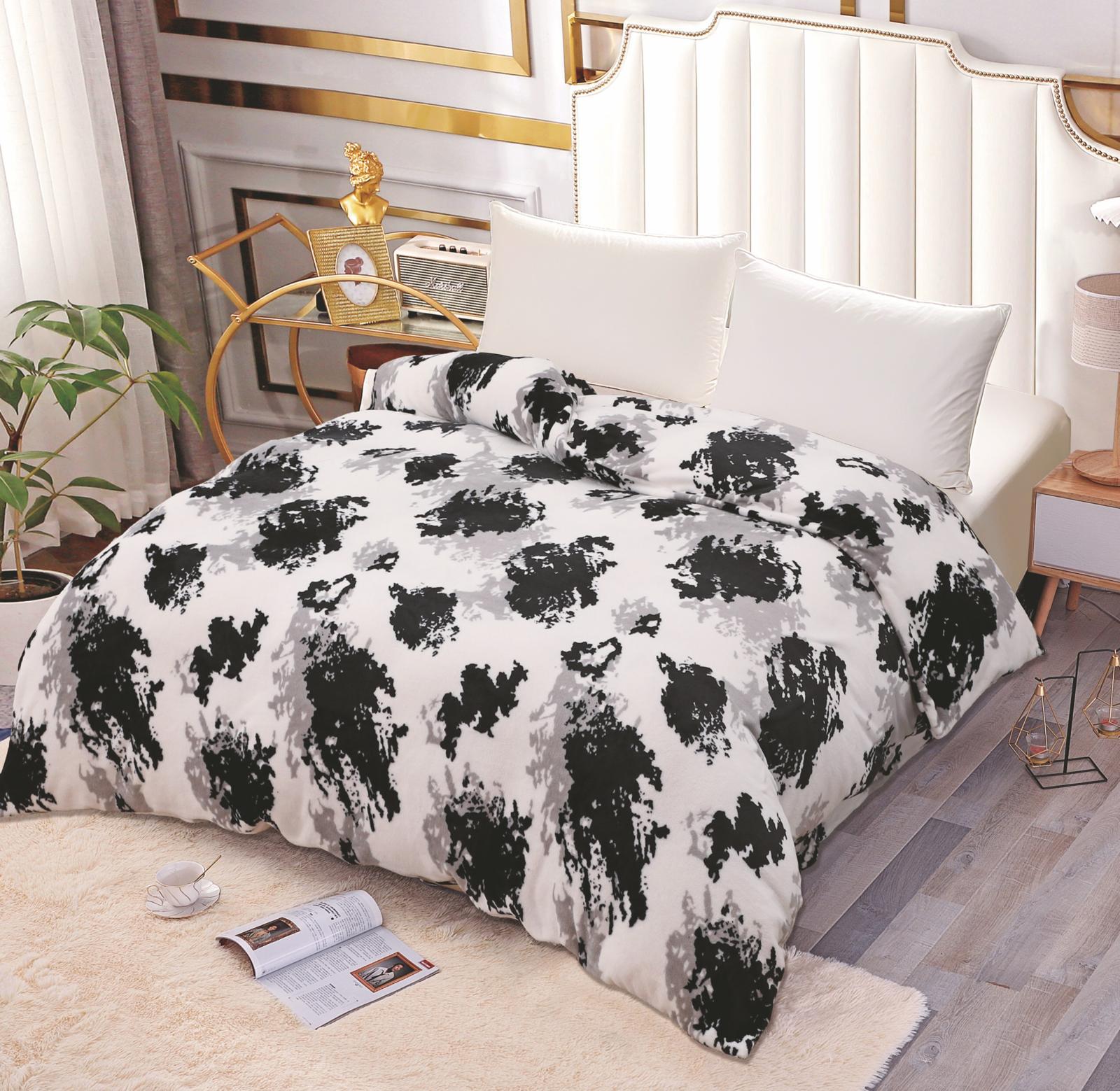 patura cocolino alba cu pete negre patura cocolino alba cu pete negre