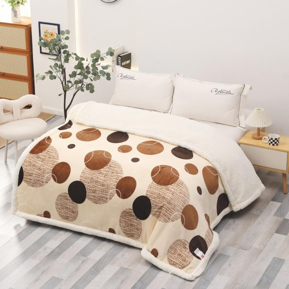 patura cu blanita bej cu cercuri patura cu blanita bej cu cercuri