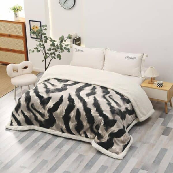 patura cu blanita tribal