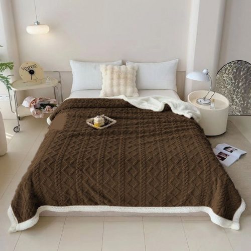 patura cu blanita uni maro inchis