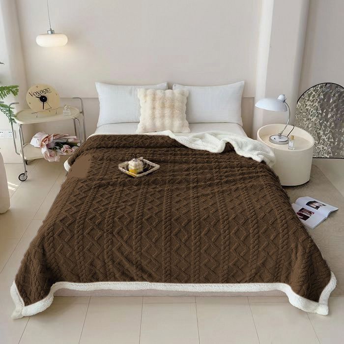 patura cu blanita uni maro inchis patura cu blanita uni maro inchis