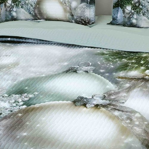 cuvertura 5D globuri argintii bradut aproape