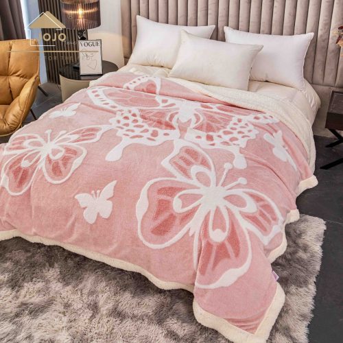 patura cu blanita model 3d fluturi - roz