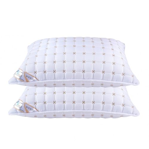 set 2 perne matlasate brodate albe