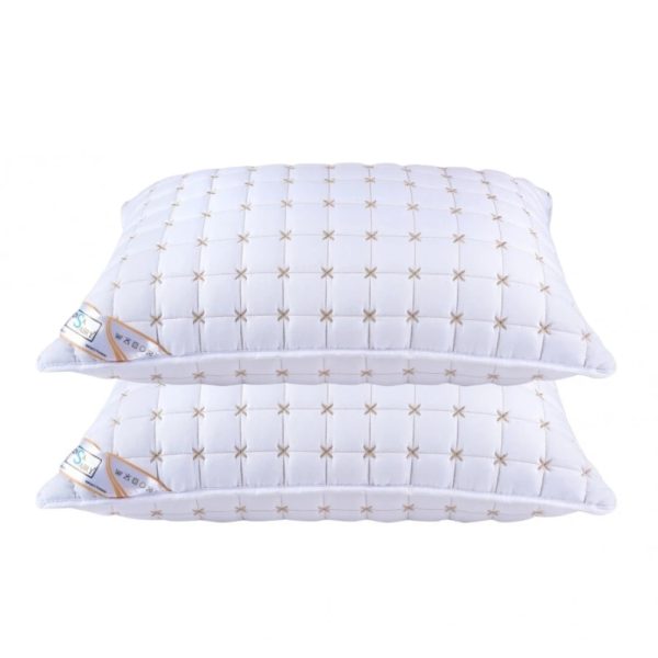 set 2 perne matlasate brodate albe