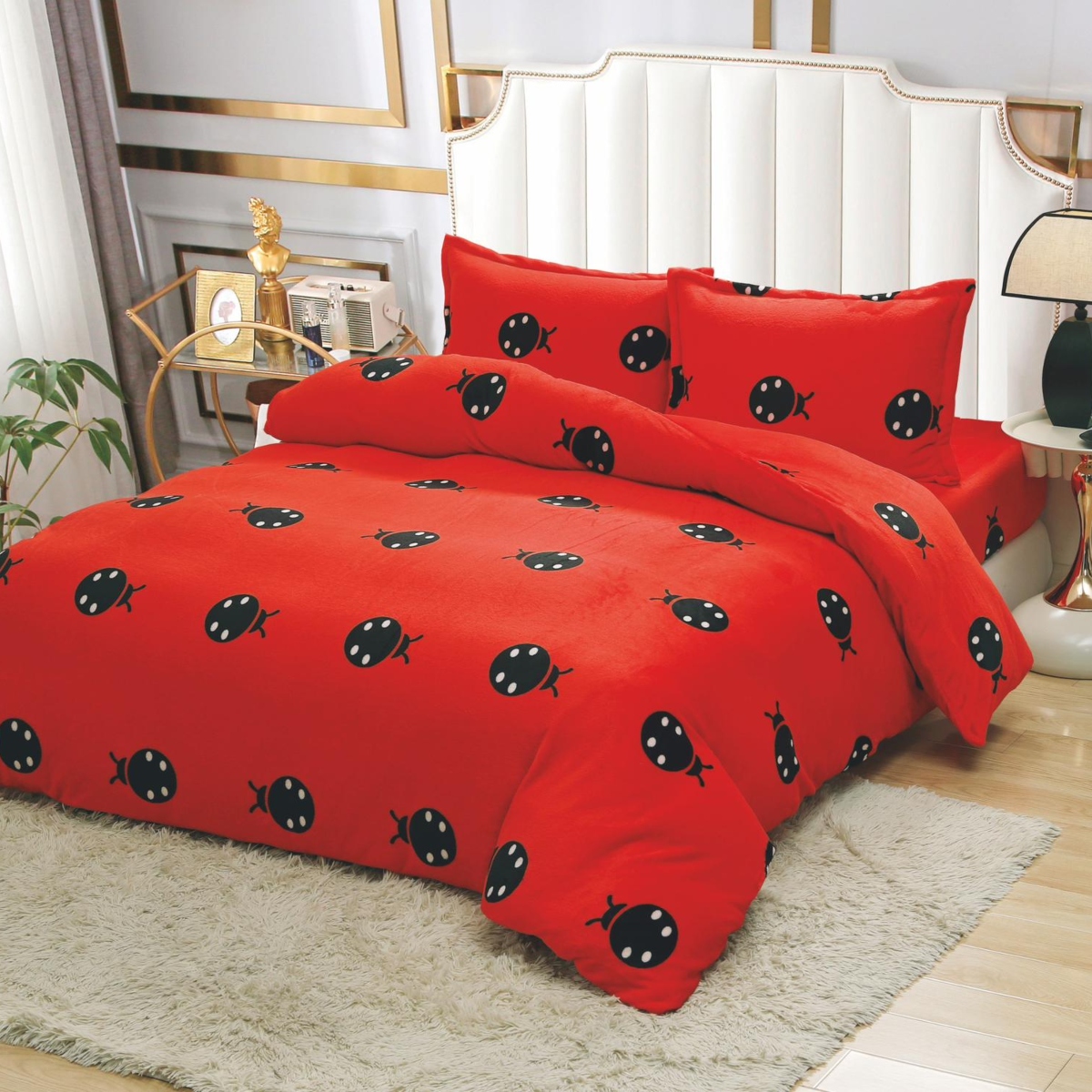 lenjerie rosie cu buburuze lenjerie rosie cu buburuze