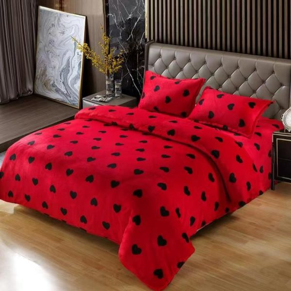 lenjerie rosie cu inimioare negre