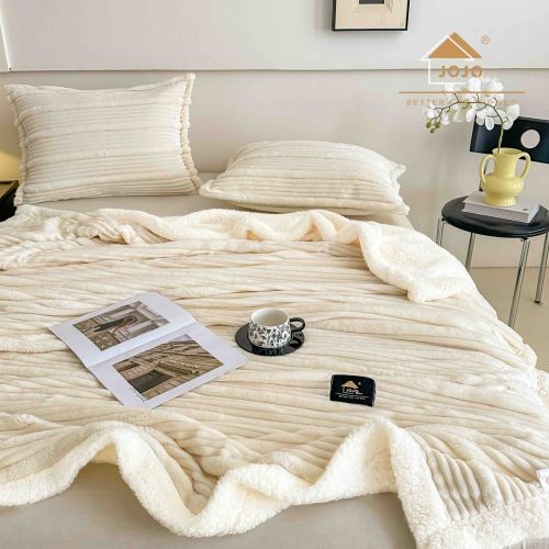 patura cu blanita deluxe cu 2 fete de perna crem premium