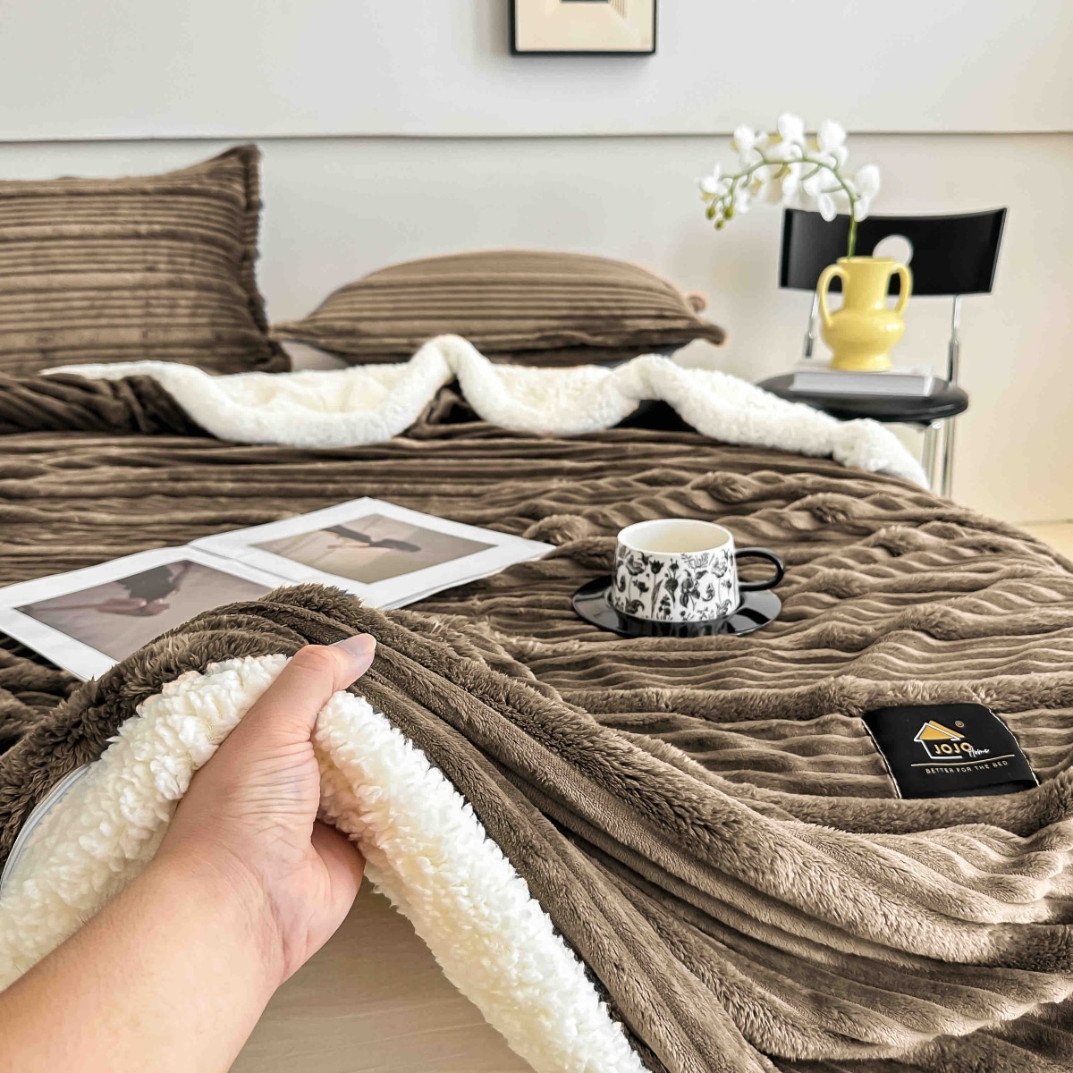 patura cu blanita deluxe cu 2 fete de perna maro set complet matrimonial patura cu blanita deluxe cu 2 fete de perna maro set complet matrimonial