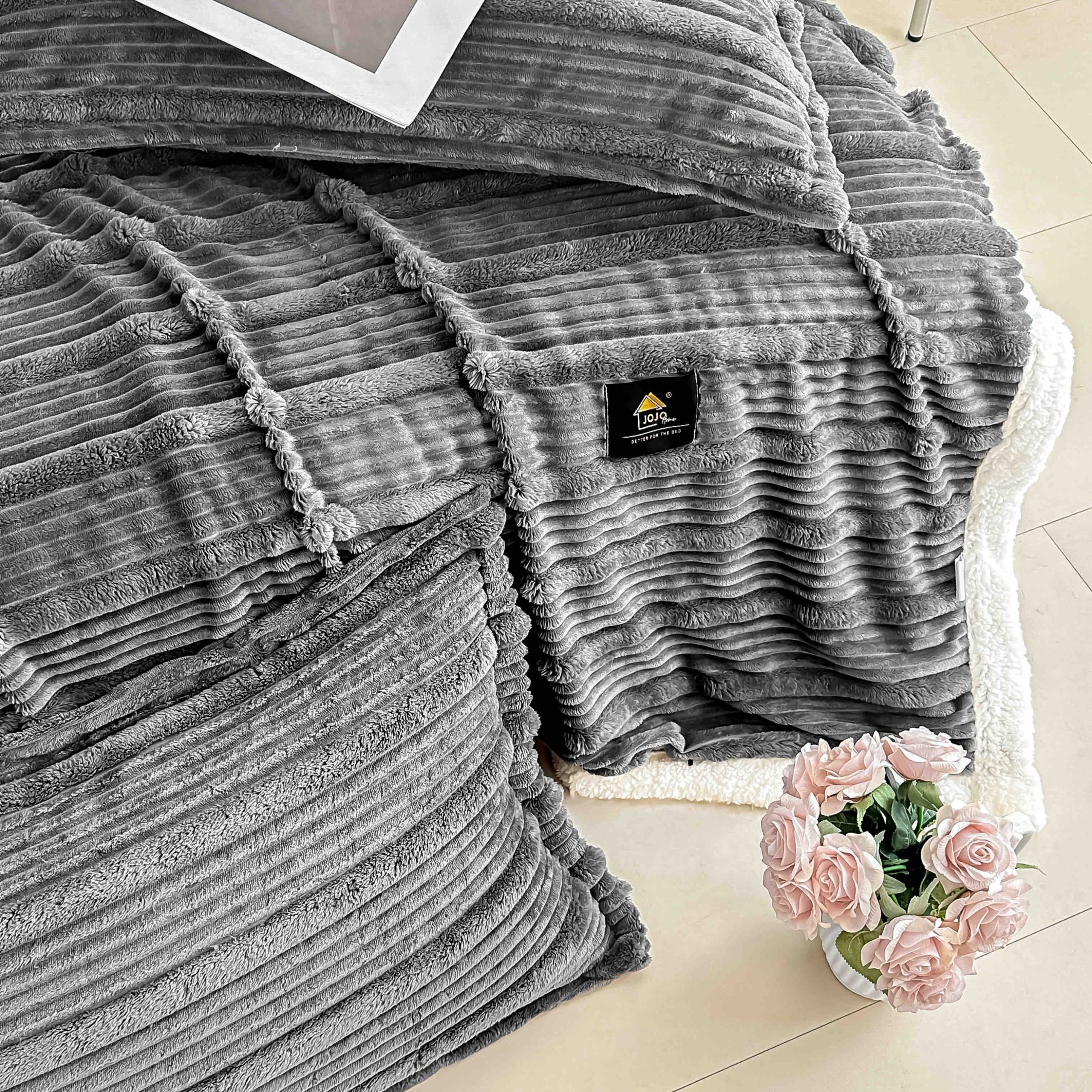 patura cu blanita deluxe gri cu fete perna patura cu blanita deluxe gri cu fete perna