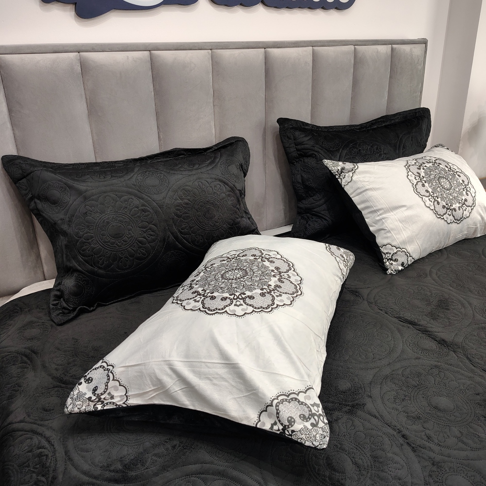 cuvertura de pat din catifea neagra (3) cuvertura de pat din catifea neagra