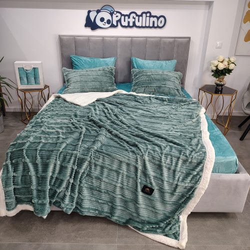 Pachet promo husa catifea cocolino cu patura blanita iepure si 4 fete de perna turcoaz