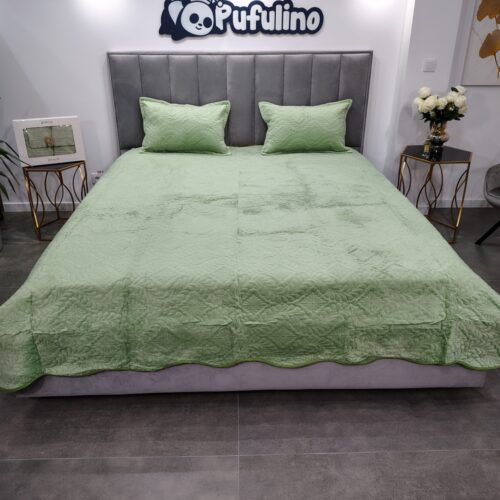 cuvertura de pat din catifea vernil