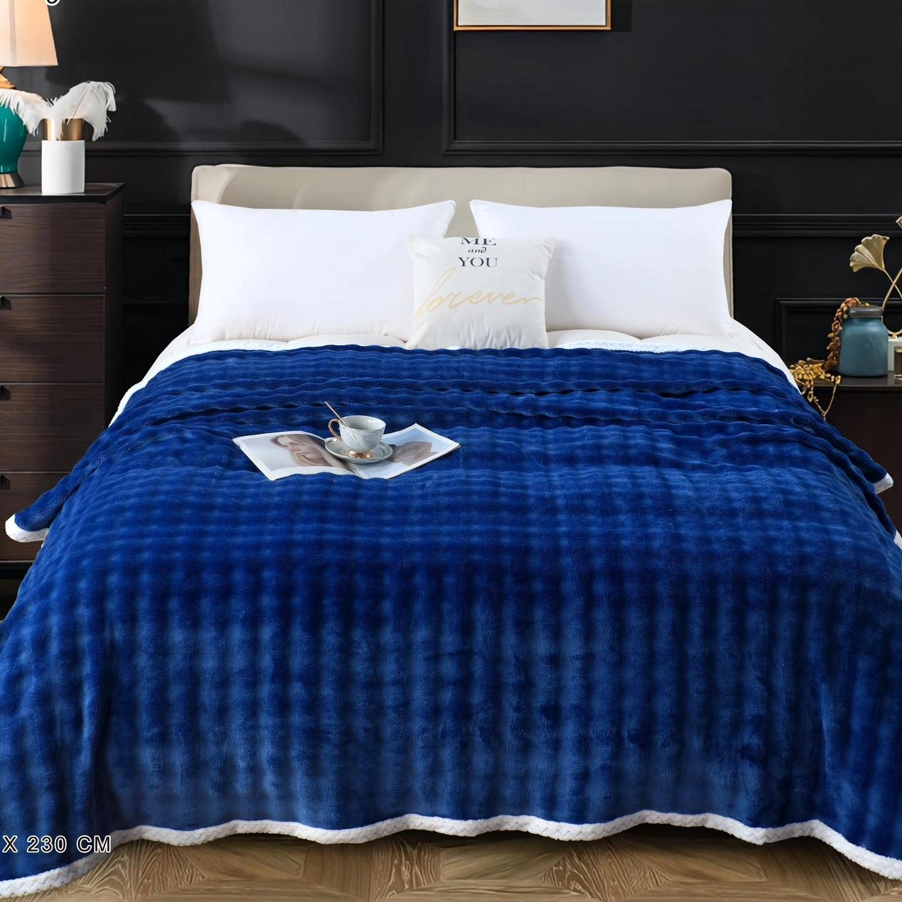 patura cu bordura impletita pucioasa - bleumarin patura cu bordura impletita pucioasa - bleumarin