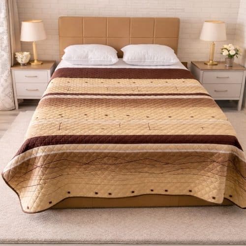 cuvertura de pat bej cu dungi maro