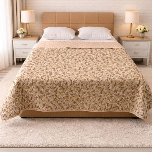 cuvertura de pat bej cu ornamente maro (3)
